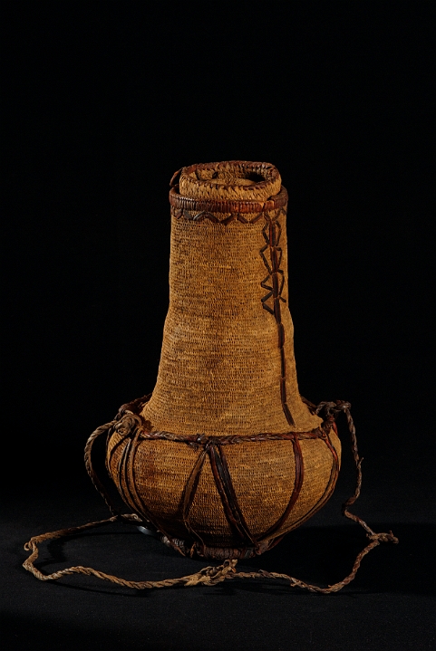 Panier oblong avec couvercle - Soudan1.jpg - En vue d'une utilisation comerciale, prière de contacter le photographe. Les droits ne sont pas cédés.